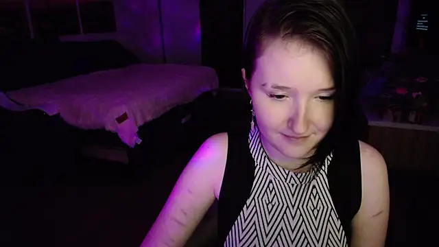 Snapshot of Kira_Bakker chatting on October 3, 2025, 3:02 pm Kira Bakker online show from October 3, 2025, 3:02 pm