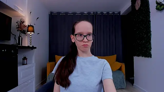 BettyBrowni online show from March 3, 2025, 4:05 pm