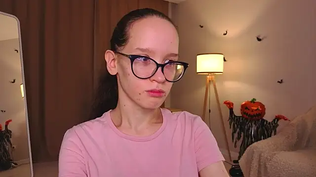 BettyBrowni online show from November 30, 2025, 4:08 pm