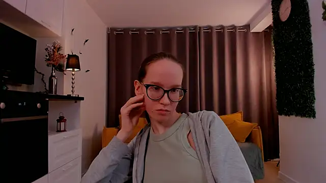 BettyBrowni online show from March 2, 2025, 7:19 pm