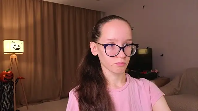 BettyBrowni online show from November 9, 2025, 4:11 pm