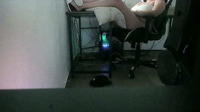 Snapshot of alexsexxx21cm chatting on July 14, 2026, 10:38 pm alexsexxx21cm online show from July 14, 2026, 10:38 pm