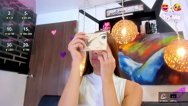 victoria aleia  online show from April 2, 2026, 10:49 pm