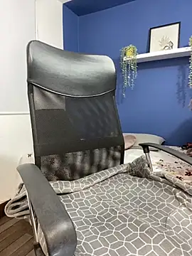 Isakeys  online show from September 22, 2025, 7:09 pm