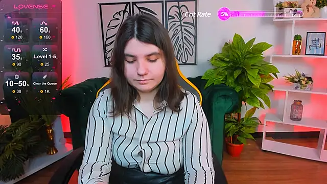 Viola  Shy online show from March 13, 2025, 9:26 pm