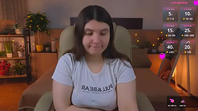 Snapshot of Viola__Shy chatting on May 29, 2026, 8:04 pm Viola Shy online show from May 29, 2026, 8:04 pm