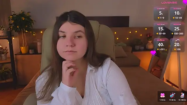 Viola  Shy online show from April 11, 2026, 8:01 pm