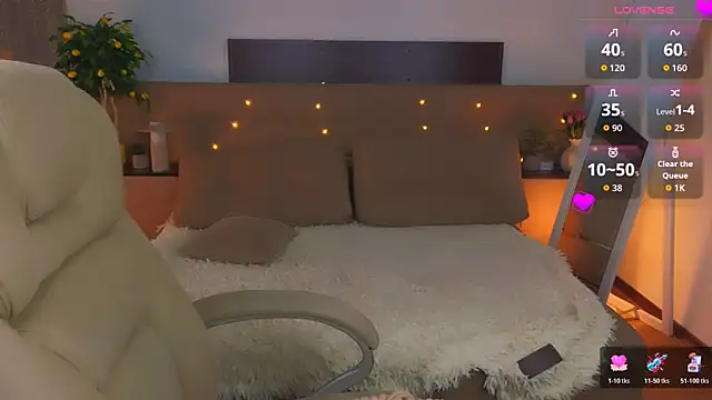 Snapshot of Viola__Shy chatting on May 22, 2026, 8:40 pm Viola Shy online show from May 22, 2026, 8:40 pm