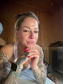 Tatjana Sue online show from April 4, 2026, 4:02 pm