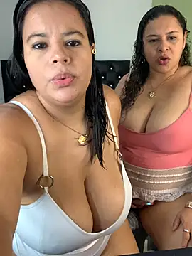twocurvylatins online show from July 29, 2026, 12:59 pm