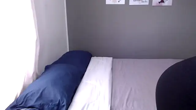 Snapshot of kiim_1 chatting on October 19, 2025, 8:33 pm kiim 1 online show from October 19, 2025, 8:33 pm