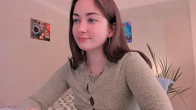 Snapshot of cClandesTina chatting on September 19, 2025, 2:43 pm cClandesTina online show from September 19, 2025, 2:43 pm