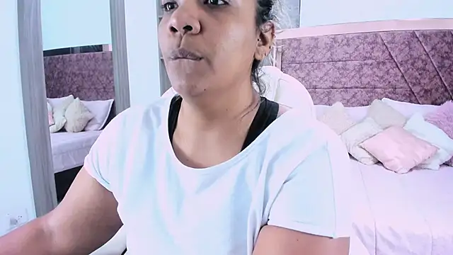  Lakshmi hotx online show from February 5, 2025, 11:55 am