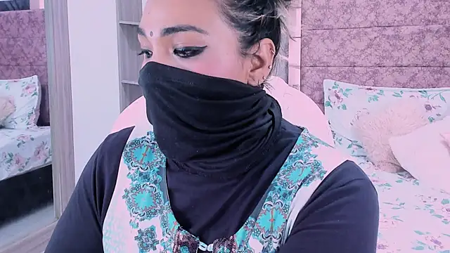  Lakshmi hotx online show from February 13, 2025, 3:14 pm
