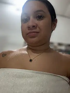 Pretty Isadora online show from November 18, 2025, 11:37 pm