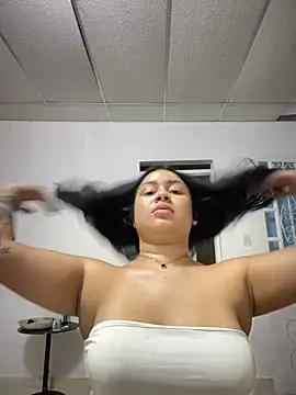 Pretty Isadora online show from February 20, 2025, 1:03 am