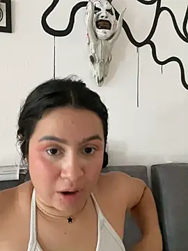 Pretty Isadora online show from February 1, 2025, 10:12 pm