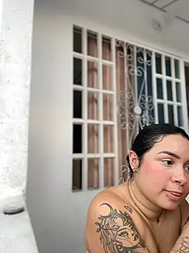 Pretty Isadora online show from March 1, 2025, 8:42 pm