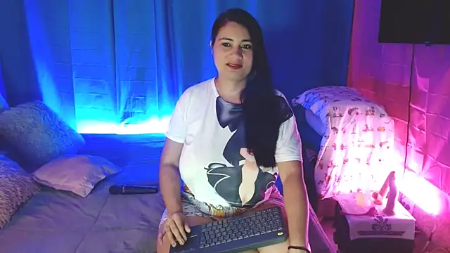 Snapshot of Kerly_Lopez chatting on December 2, 2025, 8:54 pm Kerly Lopez online show from December 2, 2025, 8:54 pm