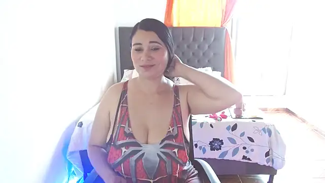 Kerly Lopez online show from June 10, 2026, 5:58 pm