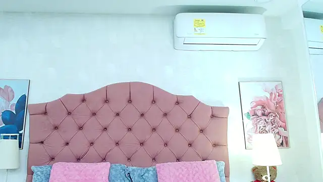 Snapshot of ThyaraJhons chatting on January 16, 2026, 11:36 am ThyaraJhons online show from January 16, 2026, 11:36 am