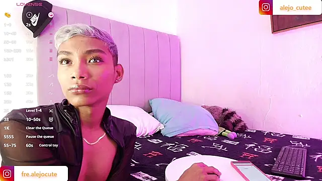 alejo cute online show from December 29, 2024, 7:53 pm