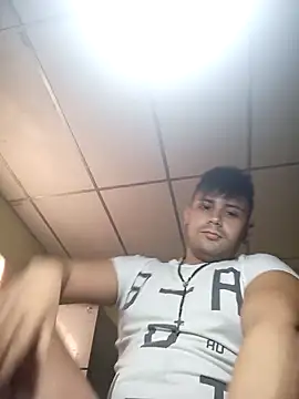 Snapshot of AlexisSpears_ chatting on September 20, 2025, 9:20 pm AlexisSpears  online show from September 20, 2025, 9:20 pm