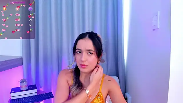 Lucyortiz  online show from March 11, 2025, 6:30 pm
