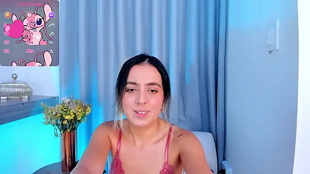 Lucyortiz  online show from February 13, 2025, 5:11 pm