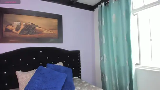 Alexandra Torress online show from September 19, 2025, 4:11 pm