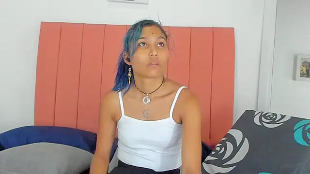 Snapshot of satsu_u chatting on October 2, 2025, 8:23 pm satsu u online show from October 2, 2025, 8:23 pm