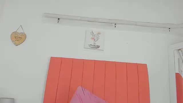 Snapshot of satsu_u chatting on October 10, 2025, 7:04 pm satsu u online show from October 10, 2025, 7:04 pm