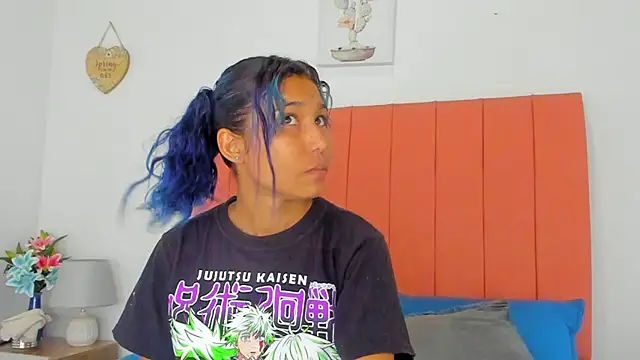 Snapshot of satsu_u chatting on October 21, 2025, 7:02 pm satsu u online show from October 21, 2025, 7:02 pm