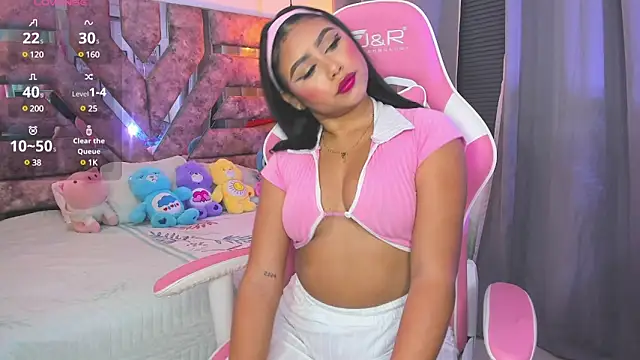 Snapshot of Mia_coxx1 chatting on January 13, 2025, 1:13 am Mia coxx1 online show from January 13, 2025, 1:13 am