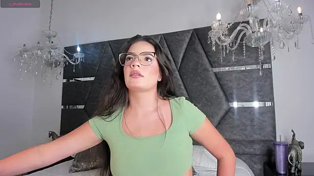 IsabellaGrey19 online show from September 22, 2025, 7:09 pm