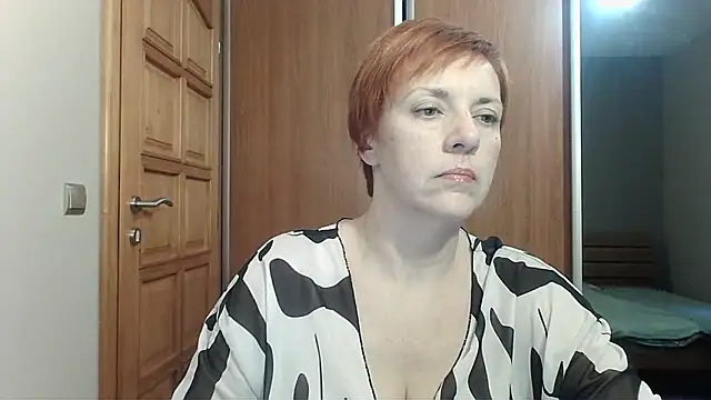 LoraLoraMay online show from May 19, 2026, 6:15 pm