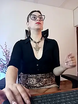 Chanelll Taylorr  online show from February 2, 2025, 3:39 pm