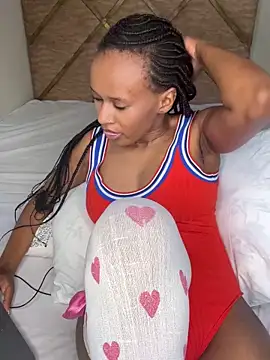 Snapshot of Star_Light2 chatting on October 5, 2025, 12:23 am Star Light2 online show from October 5, 2025, 12:23 am