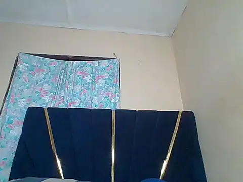 awino001 online show from April 3, 2026, 6:14 pm