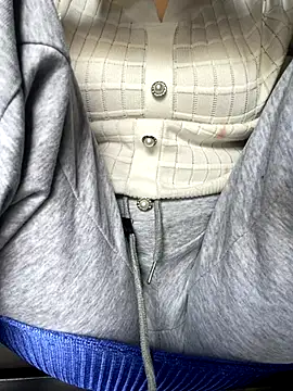 Milk Mom99 online show from November 26, 2025, 1:38 am