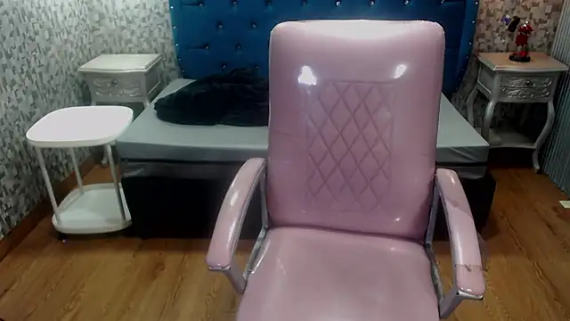 Snapshot of CurvyJulieth chatting on July 15, 2026, 9:55 pm CurvyJulieth online show from July 15, 2026, 9:55 pm