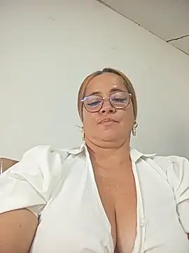 Snapshot of natally_ross21 chatting on October 25, 2025, 1:56 pm natally ross21 online show from October 25, 2025, 1:56 pm