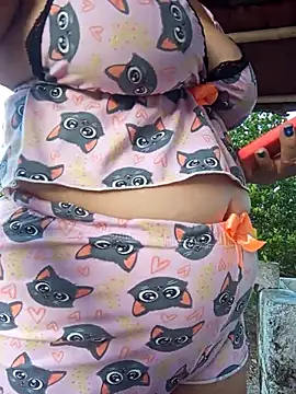 Snapshot of natally_ross21 chatting on September 22, 2025, 11:27 am natally ross21 online show from September 22, 2025, 11:27 am