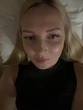 Snapshot of Aleksandrakis chatting on October 14, 2025, 3:23 pm Aleksandrakis online show from October 14, 2025, 3:23 pm