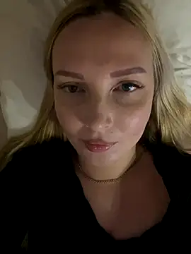 Snapshot of Aleksandrakis chatting on October 16, 2025, 5:43 pm Aleksandrakis online show from October 16, 2025, 5:43 pm