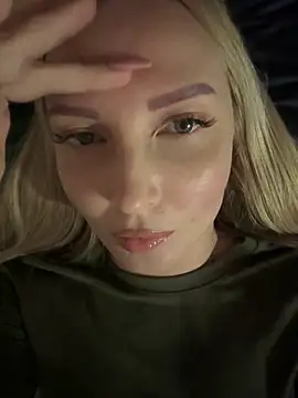 Snapshot of Aleksandrakis chatting on October 7, 2025, 6:42 pm Aleksandrakis online show from October 7, 2025, 6:42 pm