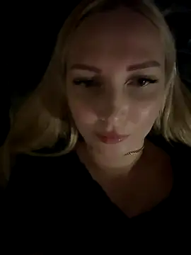 Snapshot of Aleksandrakis chatting on September 25, 2025, 12:11 pm Aleksandrakis online show from September 25, 2025, 12:11 pm