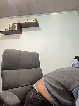 luna asss online show from February 12, 2025, 3:16 pm