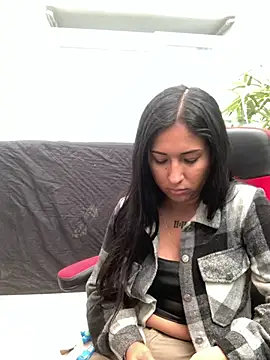 luna asss online show from February 25, 2025, 1:32 pm