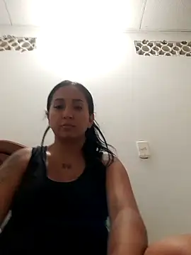 luna asss online show from April 17, 2026, 12:02 am